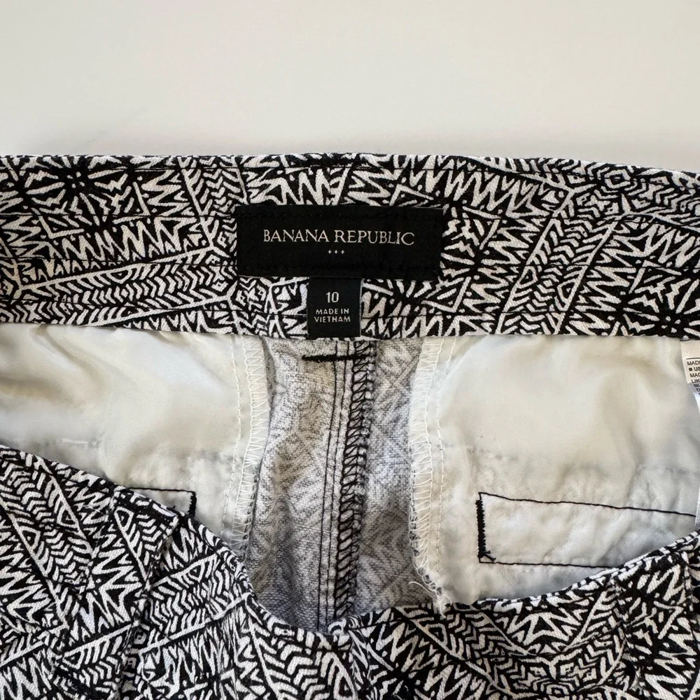 Banana Republic High Waist Black and White Shorts - Picture 7 of 8